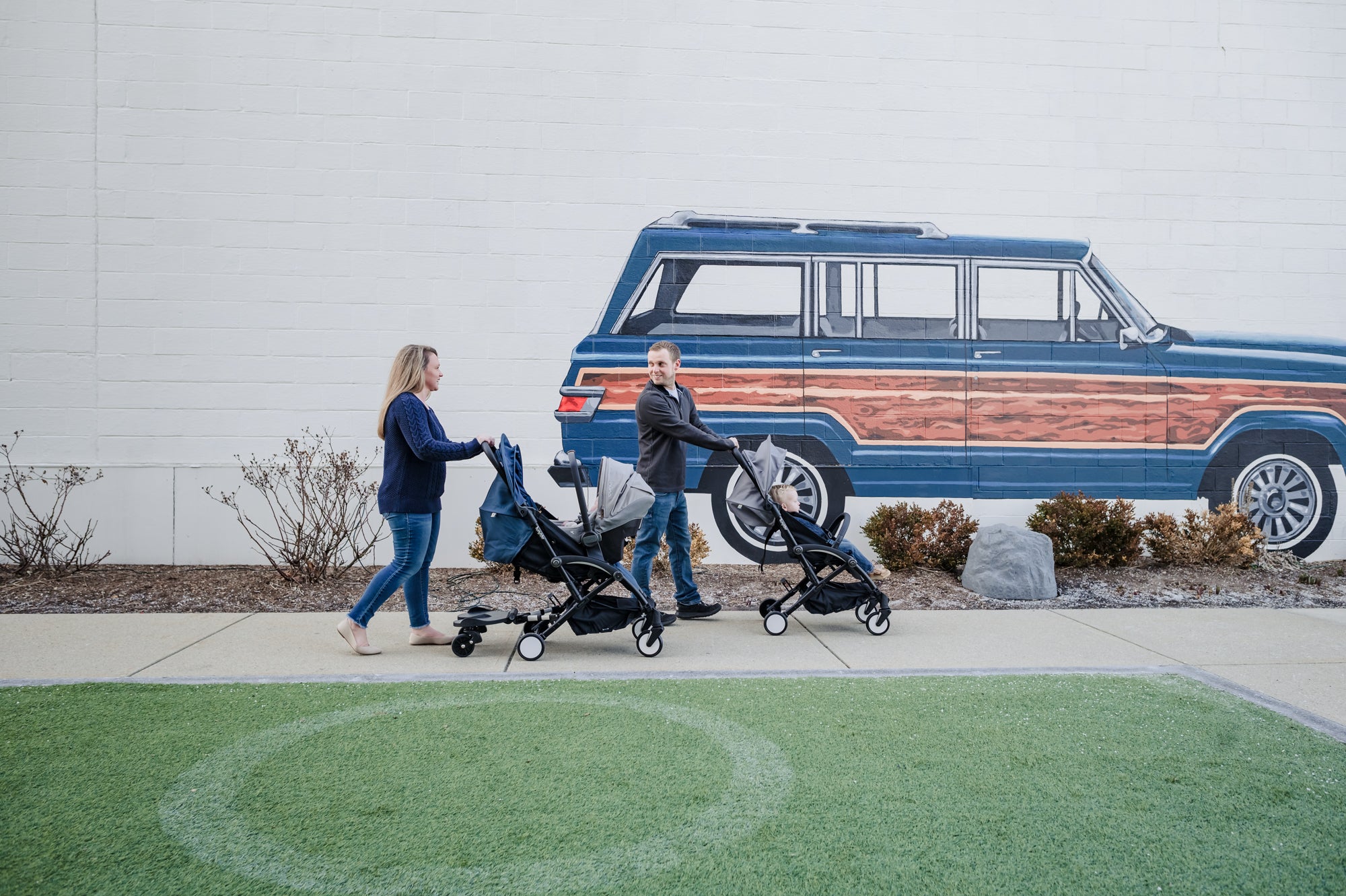 Jeep wagoneer double outlet stroller