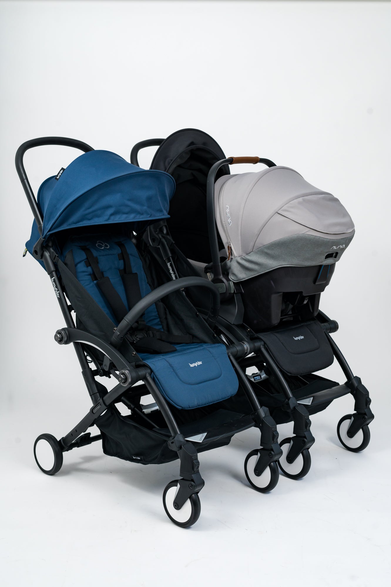Bumprider Connect 3 in Navy and Black with Car seat